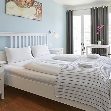 Nonstop Hotel Augsburg - Ubernacht - Hostelhotelhome Bagian luar foto