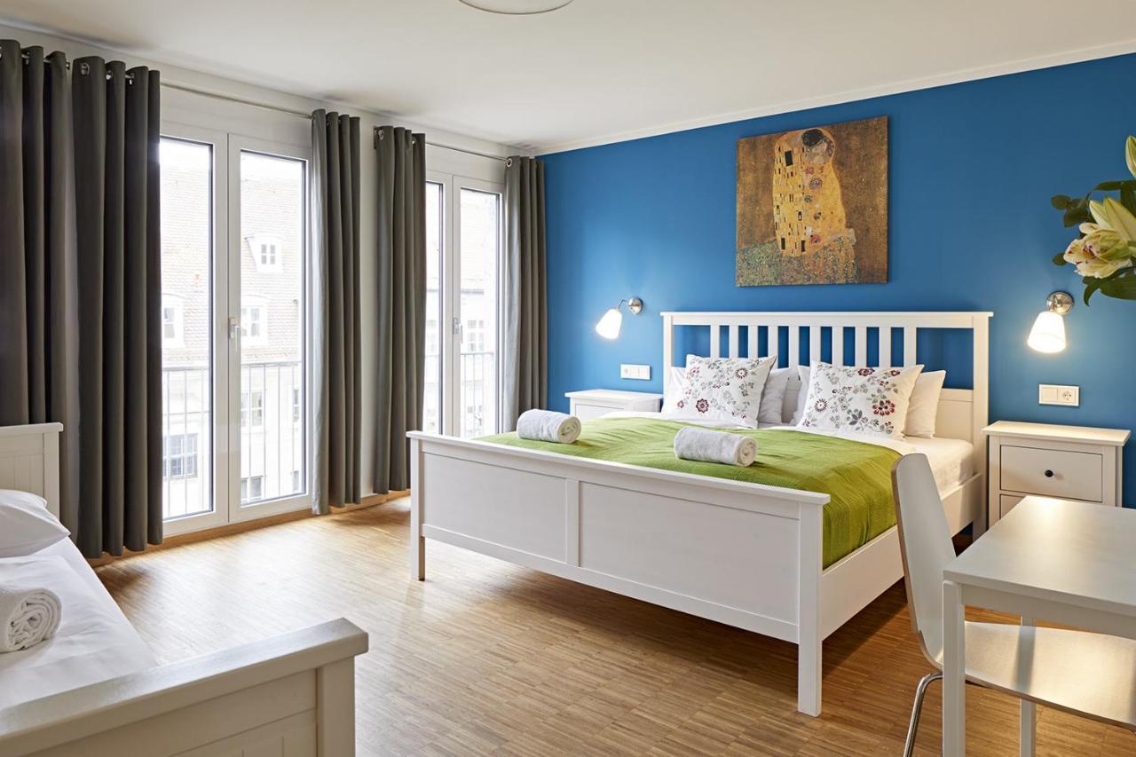 Nonstop Hotel Augsburg - Ubernacht - Hostelhotelhome Bagian luar foto