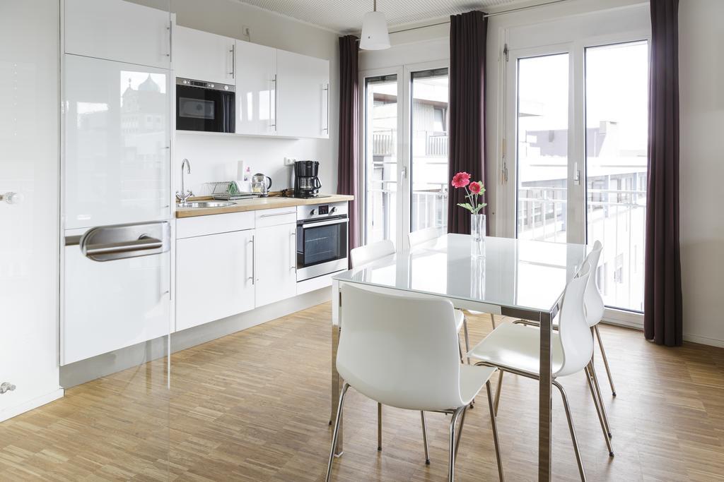 Nonstop Hotel Augsburg - Ubernacht - Hostelhotelhome Bagian luar foto
