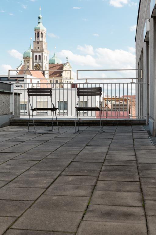 Nonstop Hotel Augsburg - Ubernacht - Hostelhotelhome Bagian luar foto