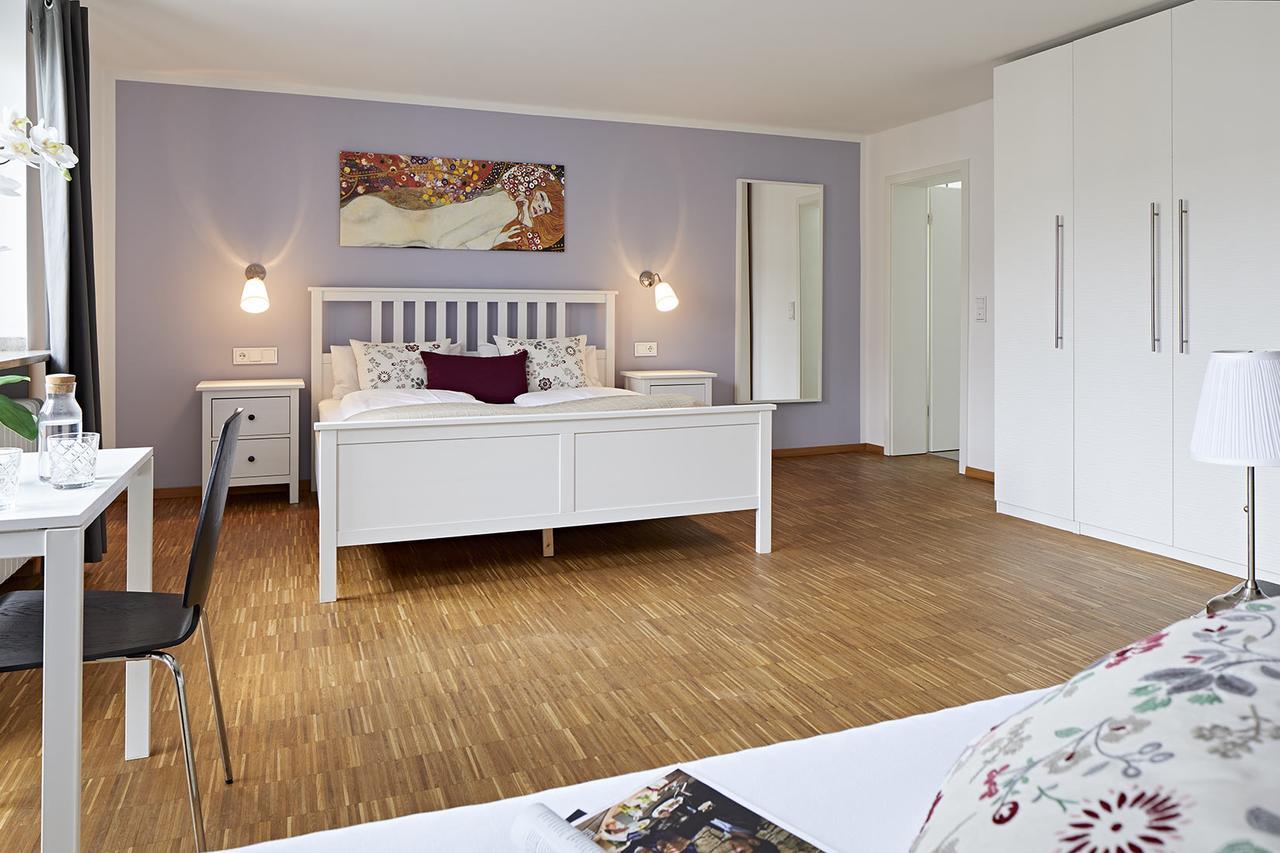 Nonstop Hotel Augsburg - Ubernacht - Hostelhotelhome Bagian luar foto