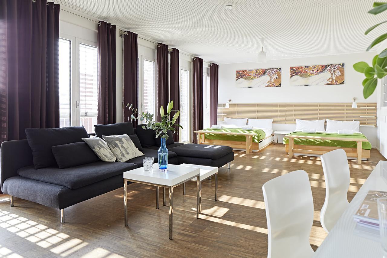 Nonstop Hotel Augsburg - Ubernacht - Hostelhotelhome Bagian luar foto
