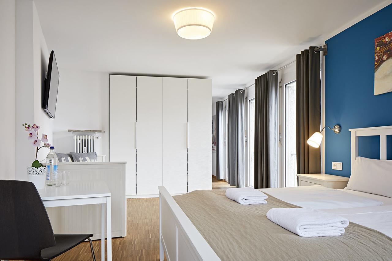 Nonstop Hotel Augsburg - Ubernacht - Hostelhotelhome Bagian luar foto