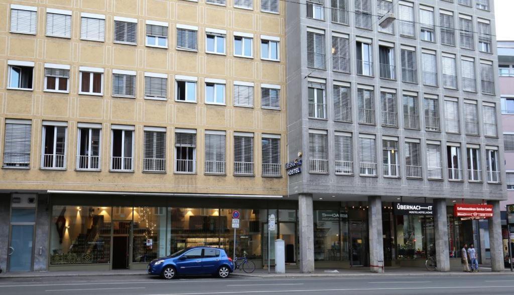 Nonstop Hotel Augsburg - Ubernacht - Hostelhotelhome Bagian luar foto
